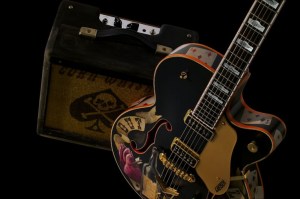 Guitar and speaker - Copy